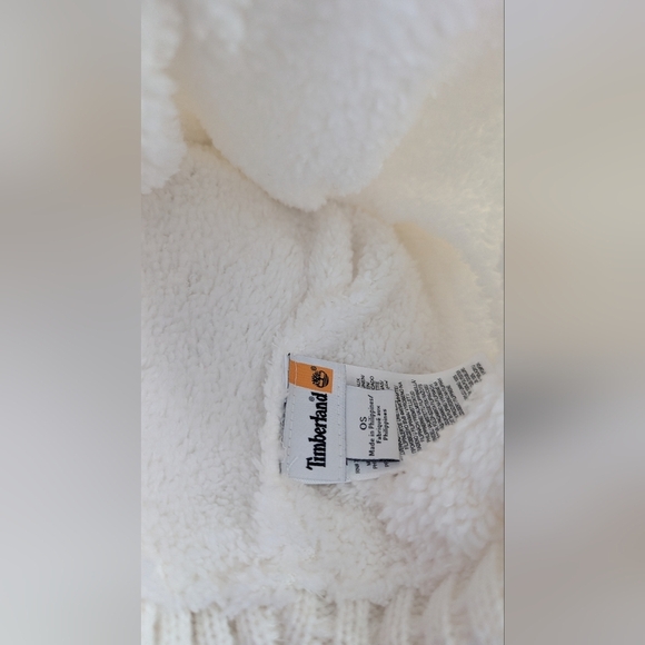 NWT Timberland Woman's Winter Beanie Hat Pom Pom Fleece - Picture 7 of 8